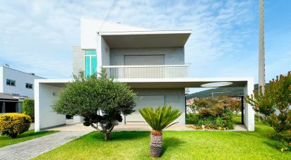 House T3 in Castelo do Neiva of 272 m²