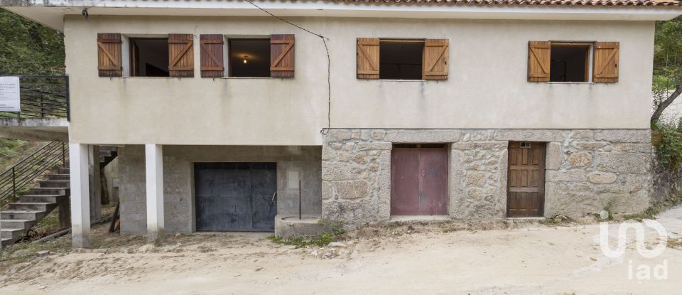 House T3 in Vilar da Veiga of 420 m²