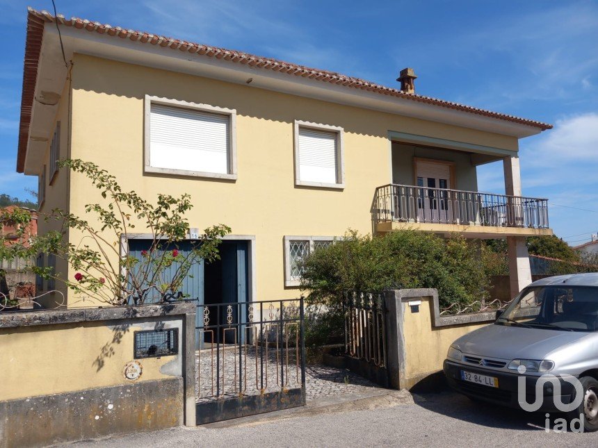 House T4 in Mira de Aire of 468 m²