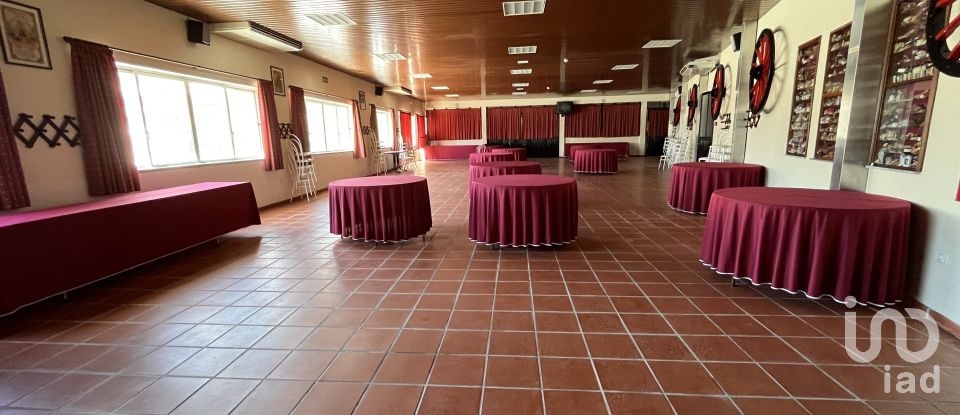 Hotel / Restaurante em Margem de 8 000 m²