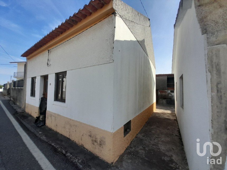 House T1 in Carapinheira of 138 m²