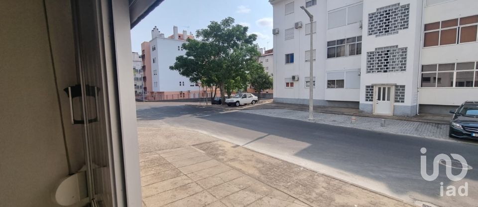 Block of flats T3 in Sé e São Lourenço of 90 m²