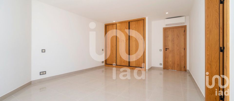 Casa T4 em Albufeira e Olhos de Água de 248 m²