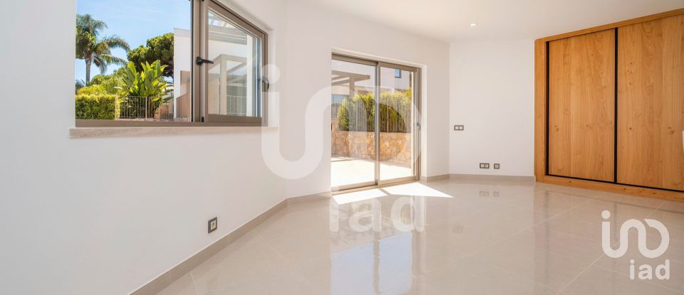 Casa T4 em Albufeira e Olhos de Água de 248 m²