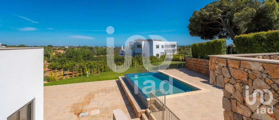 Casa T4 em Albufeira e Olhos de Água de 248 m²