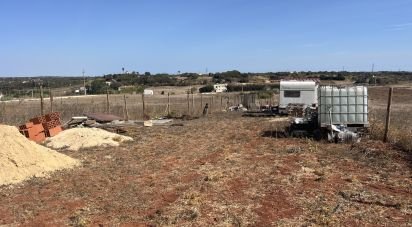 Terreno em Bensafrim e Barão de São João de 2 200 m²