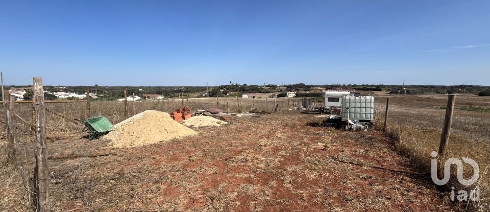 Terreno em Bensafrim e Barão de São João de 2 200 m²