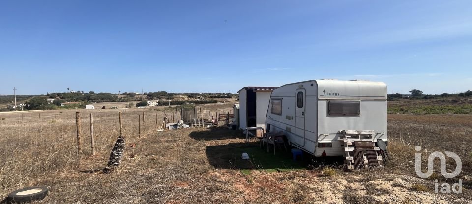 Terrain à Bensafrim e Barão de São João de 2 200 m²