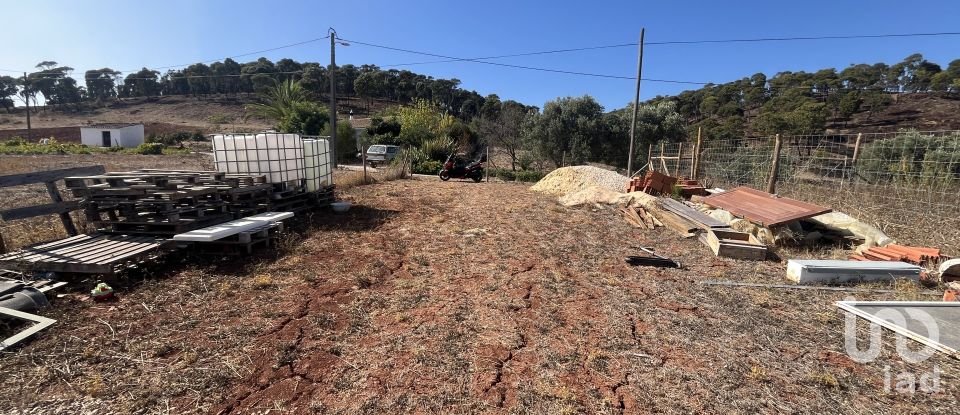 Terreno em Bensafrim e Barão de São João de 2 200 m²