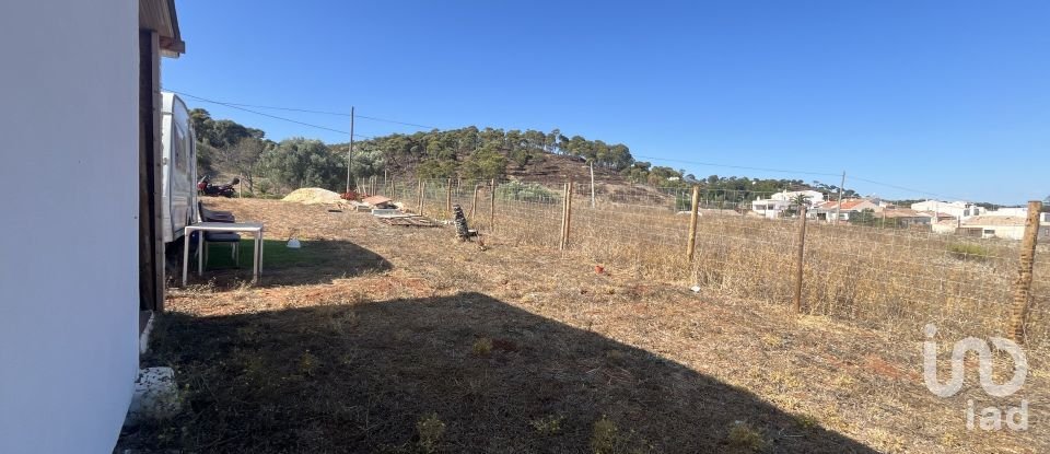 Terreno em Bensafrim e Barão de São João de 2 200 m²