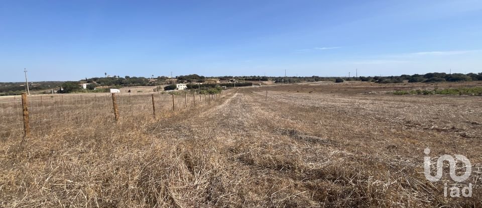 Terreno em Bensafrim e Barão de São João de 2 200 m²