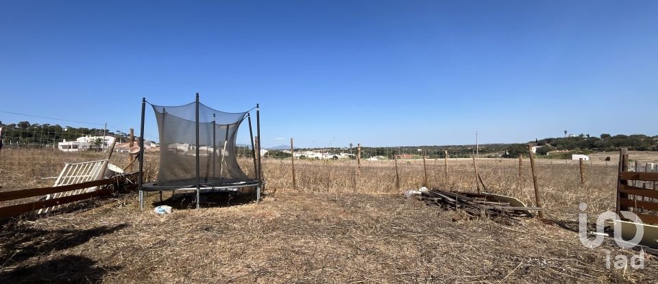 Terreno em Bensafrim e Barão de São João de 2 200 m²