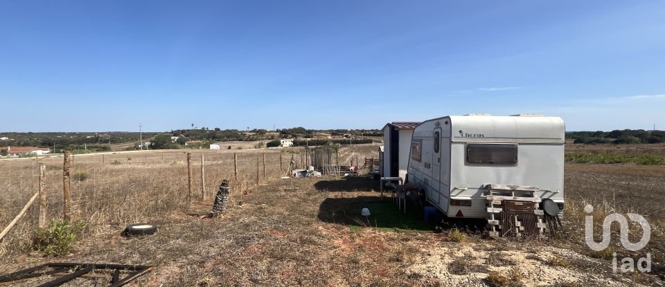 Terreno em Bensafrim e Barão de São João de 2 200 m²