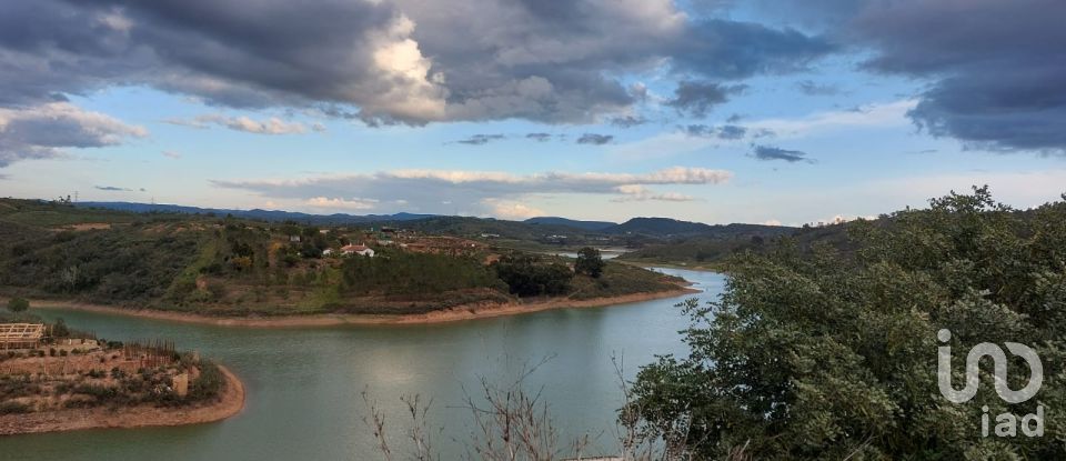 Terrain à Silves de 29 800 m²