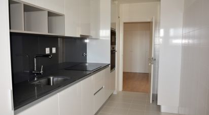 Apartment T2 in Lumiar of 102 m²