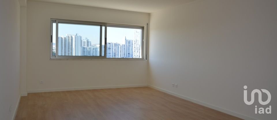 Apartment T2 in Lumiar of 102 m²