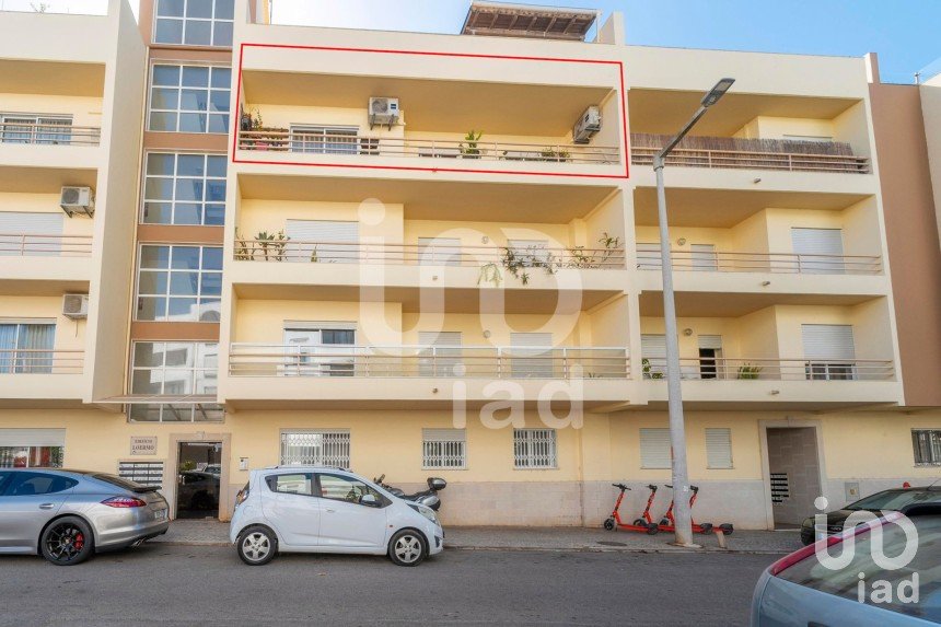 Apartamento T3 em Faro (Sé e São Pedro) de 136 m²