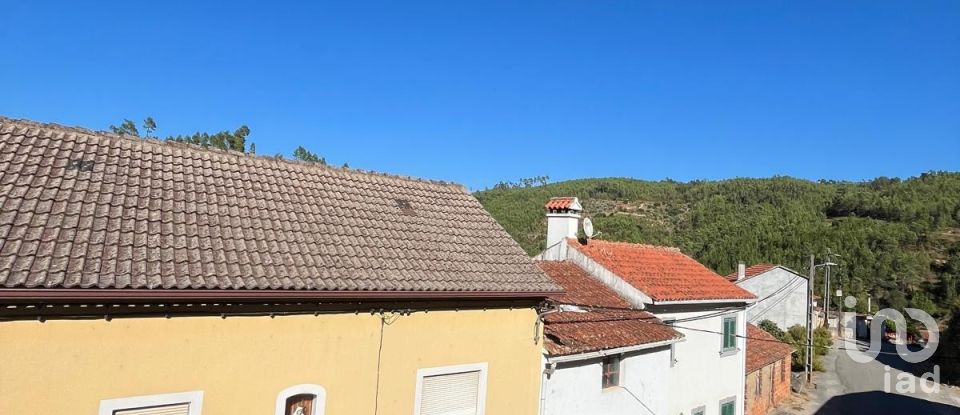 Maison de village T2 à Sobreira Formosa e Alvito da Beira de 71 m²