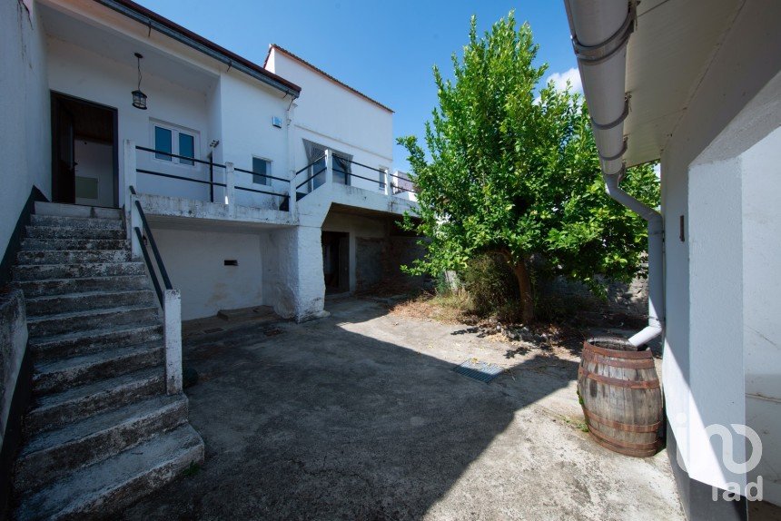 Country house T5 in Ázere e Covelo of 220 m²