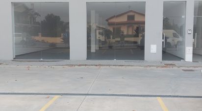 Loja / Estabelecimento Comercial em Calvão de 134 m²