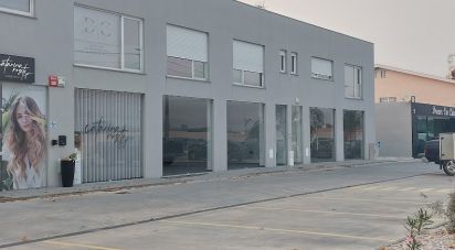 Loja / Estabelecimento Comercial em Calvão de 134 m²