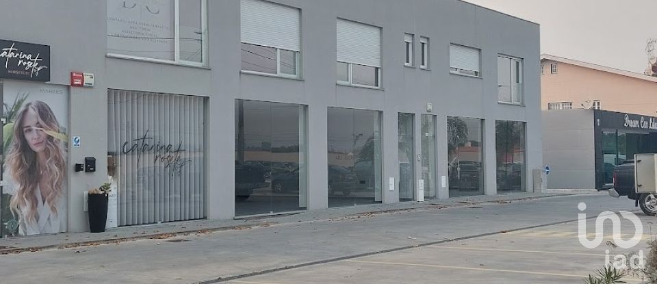 Loja / Estabelecimento Comercial em Calvão de 134 m²