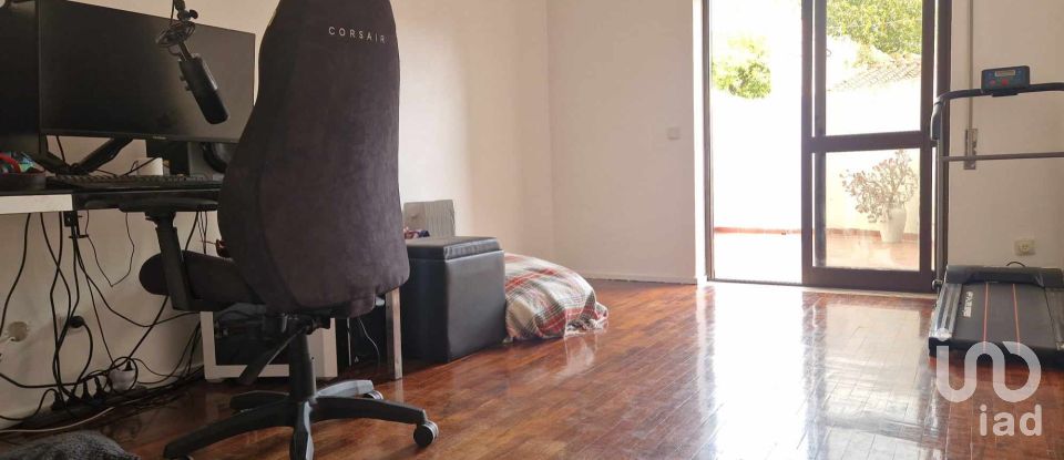 Apartamento T2 em Mira de Aire de 112 m²