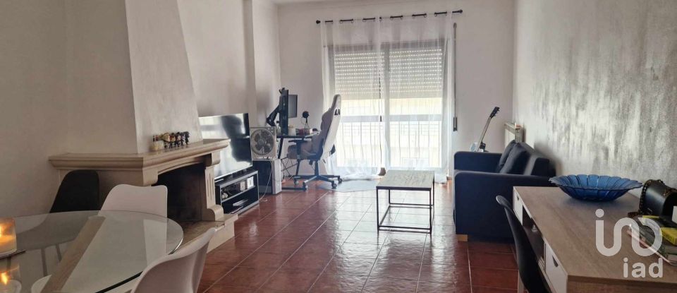 Apartamento T2 em Mira de Aire de 112 m²