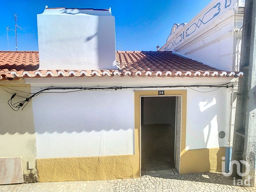 Casa de aldeia T1 em Bencatel de 32 m²