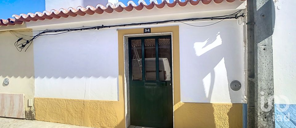 Casa de aldeia T1 em Bencatel de 32 m²