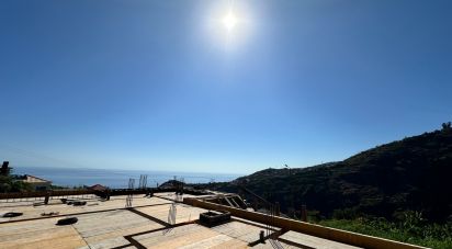 House T4 in Ribeira Brava of 202 m²