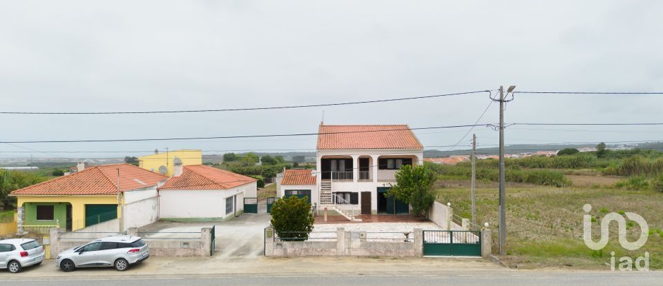 Gîte T3 à Atouguia da Baleia de 238 m²