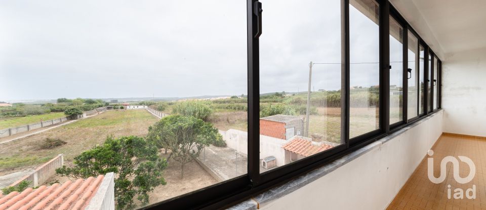 Gîte T3 à Atouguia da Baleia de 238 m²