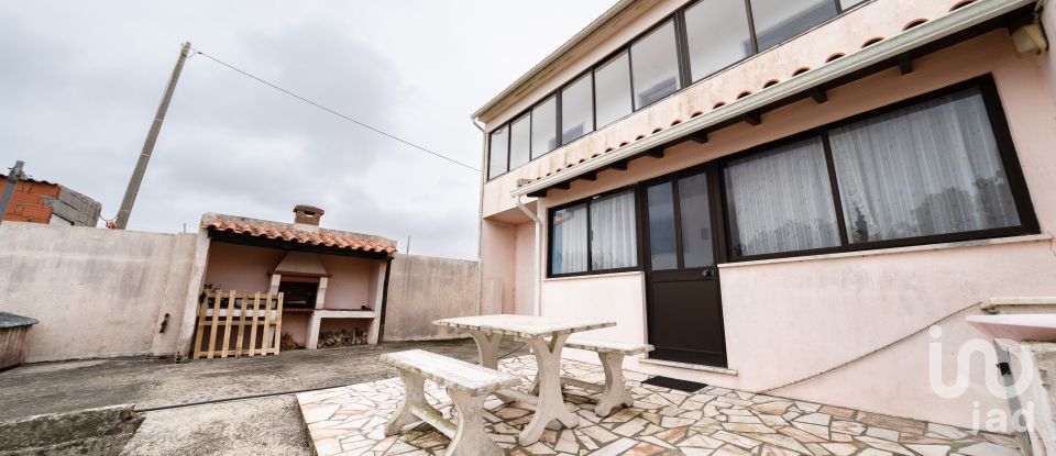 Gîte T3 à Atouguia da Baleia de 238 m²