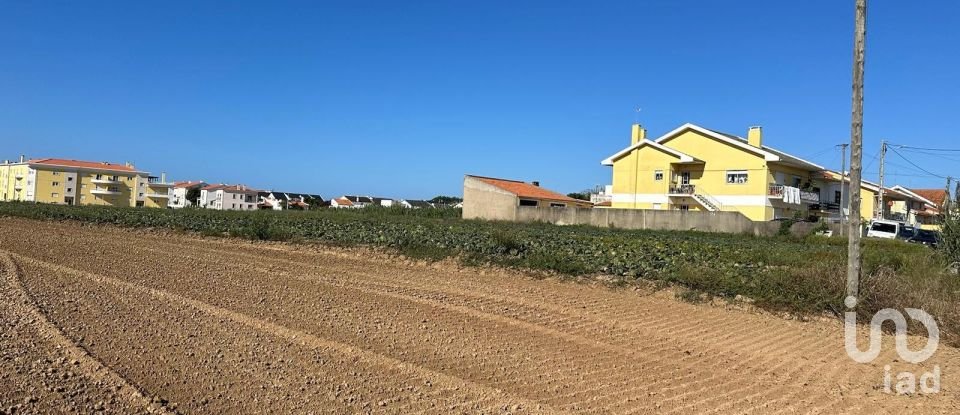 Terreno em Atouguia da Baleia de 1 780 m²