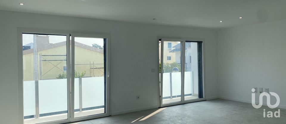 Casa T3 em Quinta do Conde de 145 m²