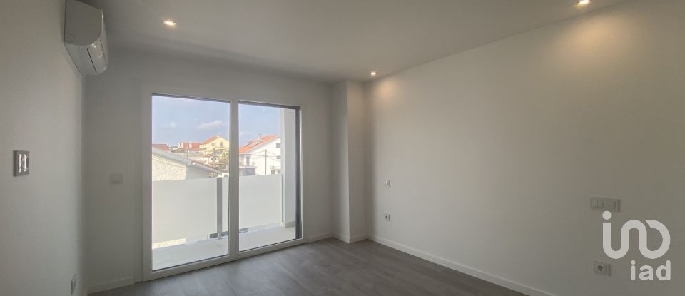 Casa T3 em Quinta do Conde de 145 m²