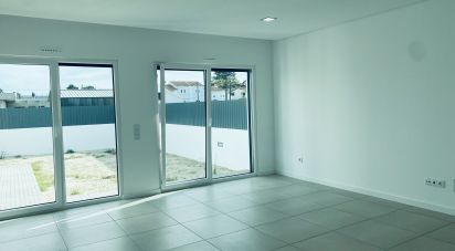 Casa T3 em Fernão Ferro de 146 m²