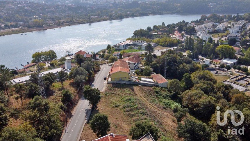 Terreno para construção em Gondomar (São Cosme), Valbom e Jovim de 2 558 m²