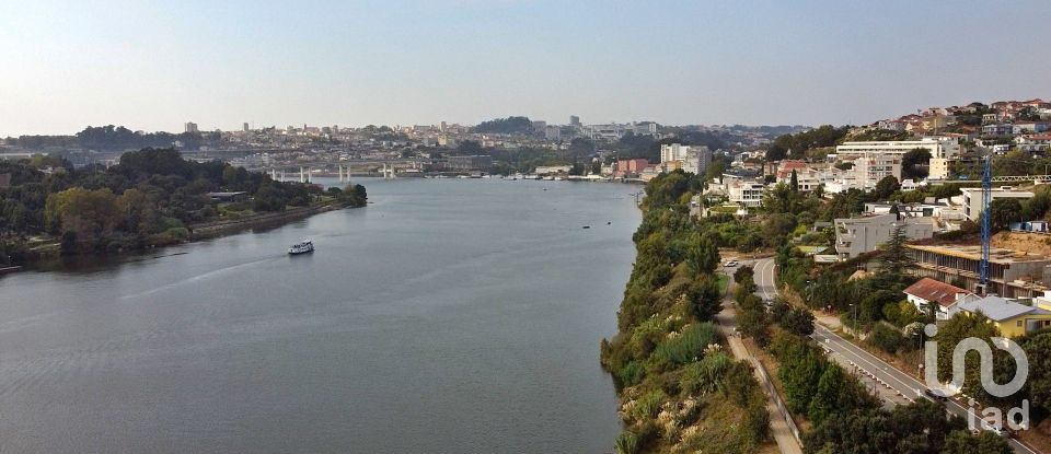 Terreno para construção em Gondomar (São Cosme), Valbom e Jovim de 2 558 m²