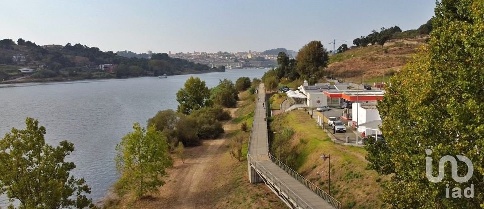 Terreno para construção em Gondomar (São Cosme), Valbom e Jovim de 2 558 m²