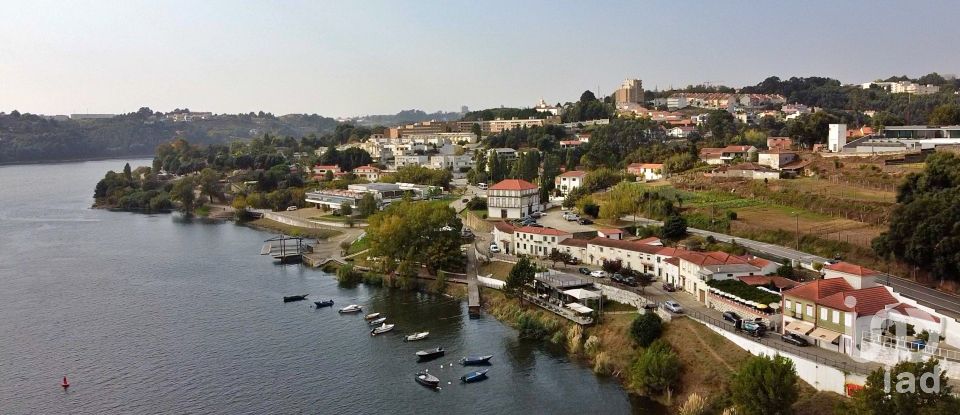 Terreno para construção em Gondomar (São Cosme), Valbom e Jovim de 2 558 m²