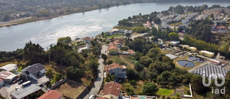 Terreno para construção em Gondomar (São Cosme), Valbom e Jovim de 2 558 m²