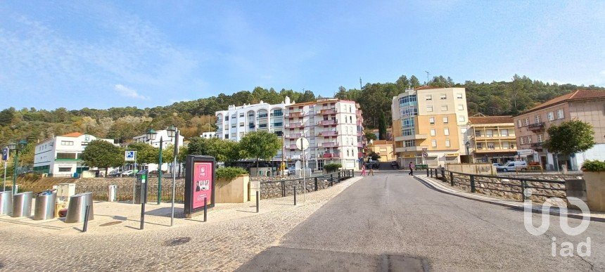 Loja / Estabelecimento Comercial em Alenquer (Santo Estêvão e Triana) de 125 m²