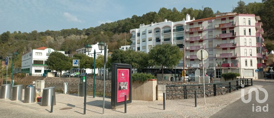 Loja / Estabelecimento Comercial em Alenquer (Santo Estêvão e Triana) de 125 m²