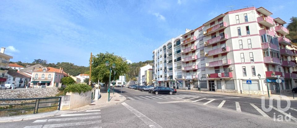 Loja / Estabelecimento Comercial em Alenquer (Santo Estêvão e Triana) de 125 m²