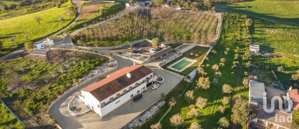 Domaine T5 à Redondo de 757 m²