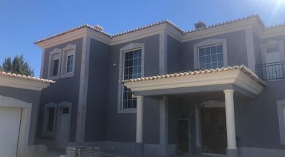 House T4 in Loulé (São Clemente) of 3,251,000 m²