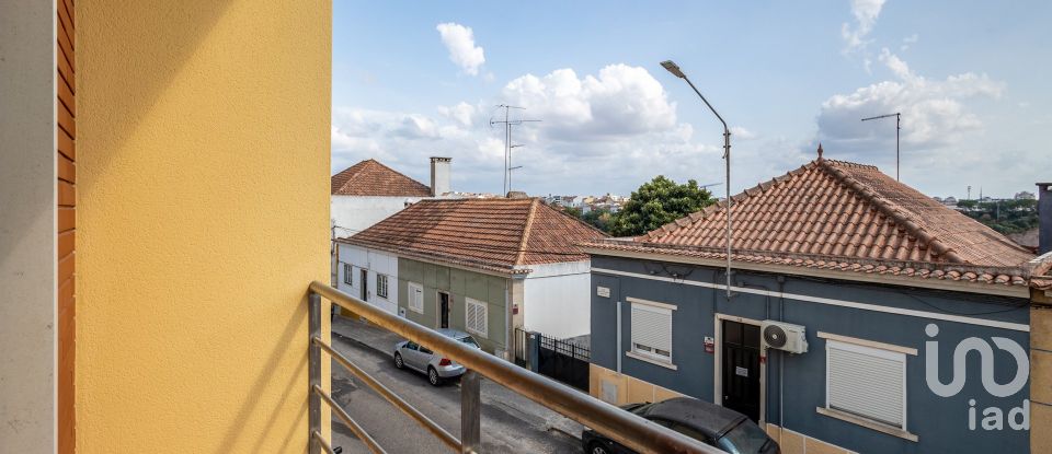 Apartment T3 in Santarém (Marvila), Santa Iria Da Ribeira De Santarém, Santarém (São Salvador) E Santarém (São Nicolau) of 130 m²