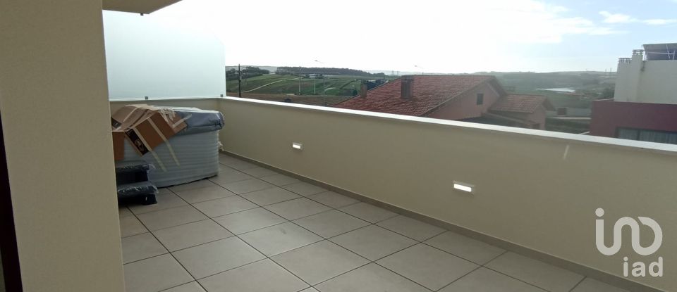 Casa de Cidade T4 em Atouguia da Baleia de 159 m²